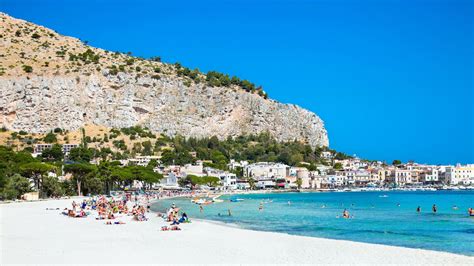 spiaggia gay catania|Sicilia Queer: Guida ai luoghi, eventi e cultura per。